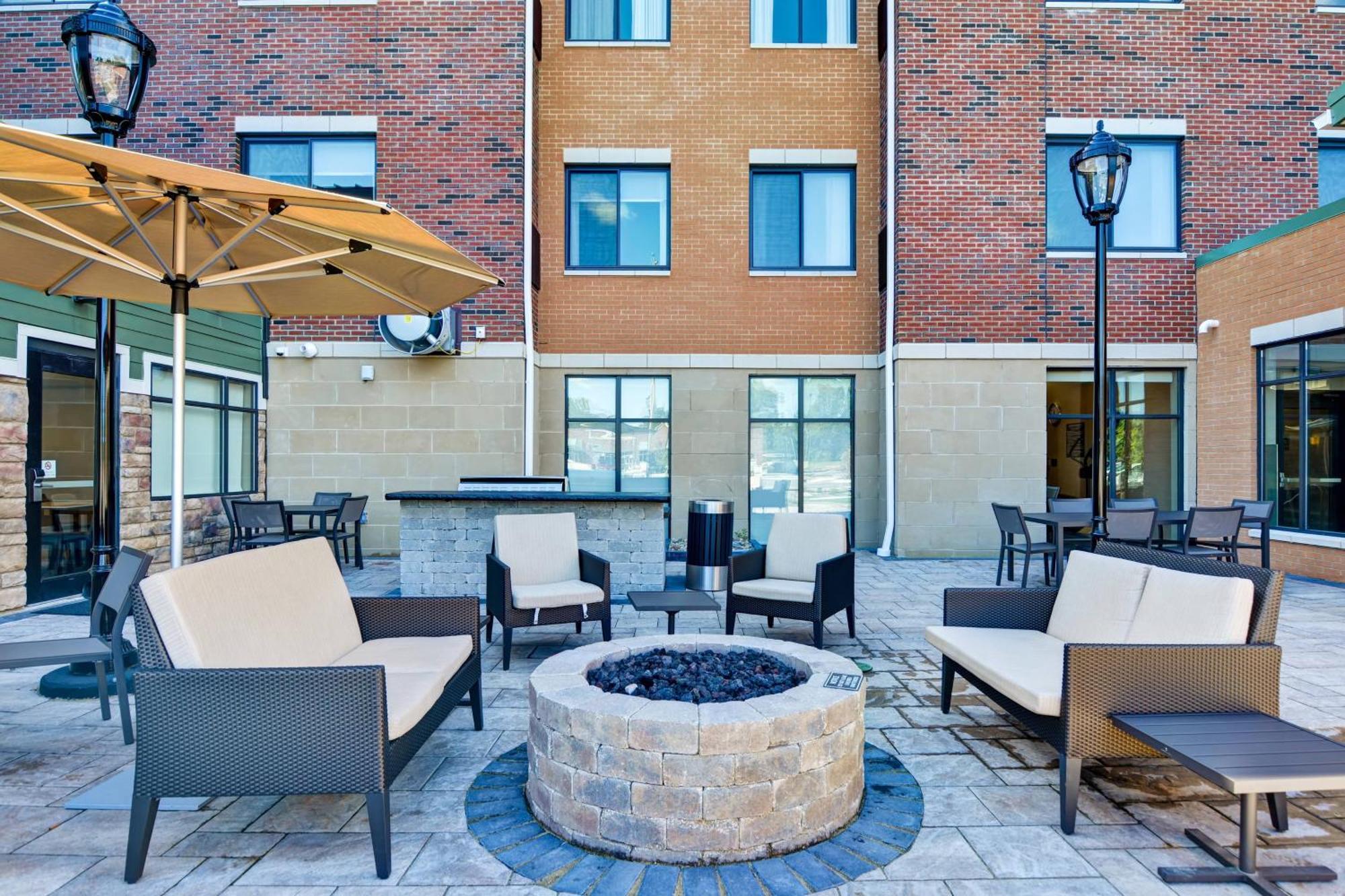 Residence Inn By Marriott Cleveland Airport/Middleburg Heights Extérieur photo